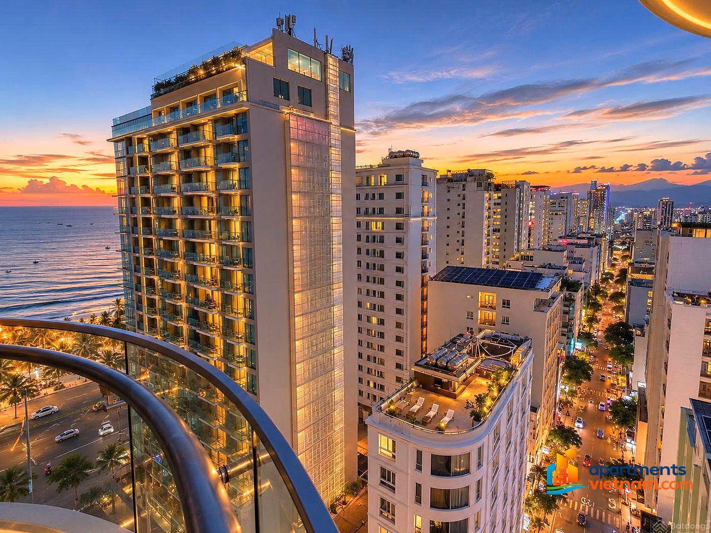 1 BEDROOM APARTMENT FOR RENT, FULLY FURNISHED CORNER APARTMENT, PANORAMA VIEW TIMES SQUARE DA NANG. Contact: 0989 584 ***