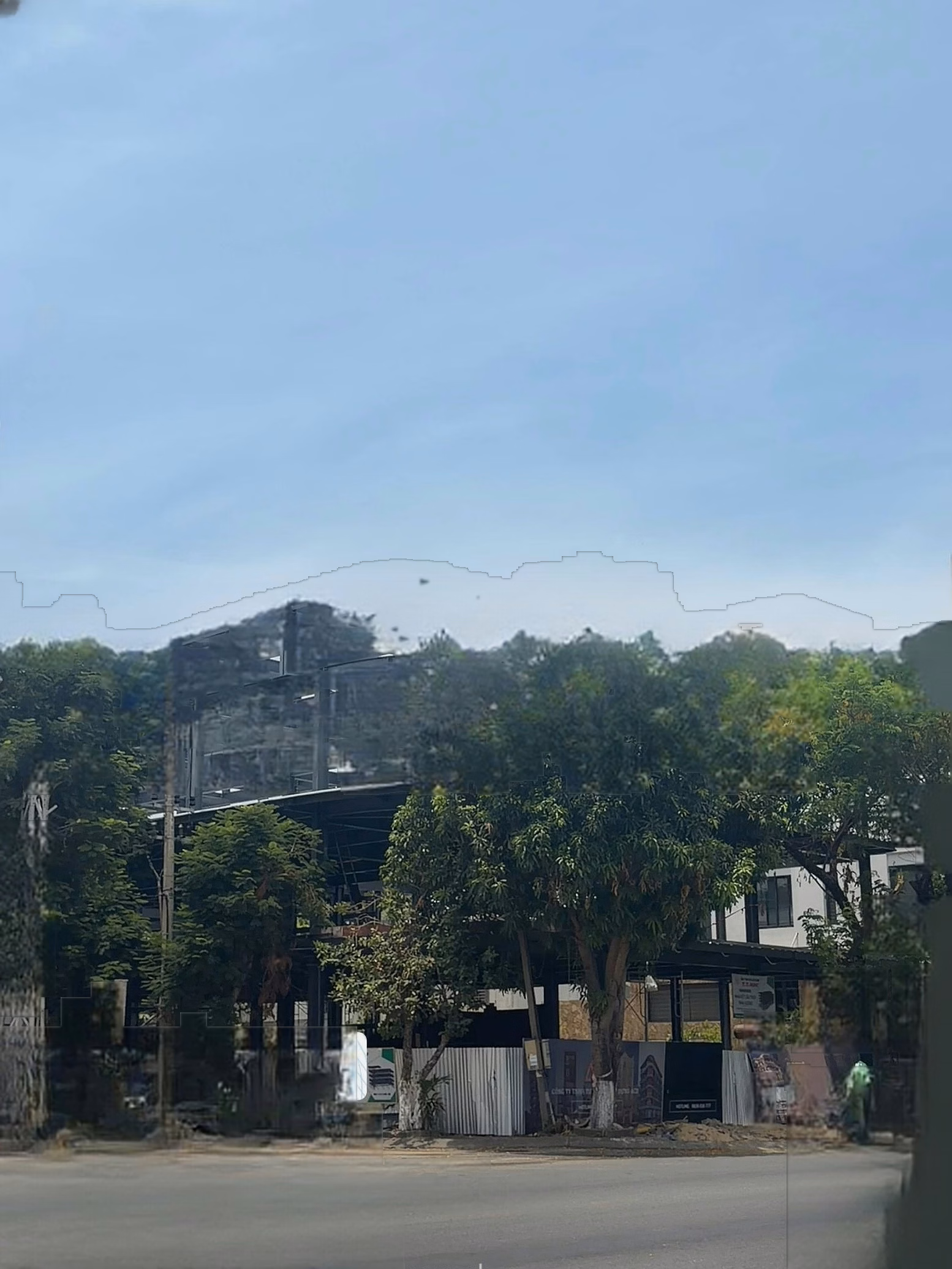 4-storey corner lot for rent with river view and 69-storey tower, Chuong Duong street, land area 2200m², call Van Phu