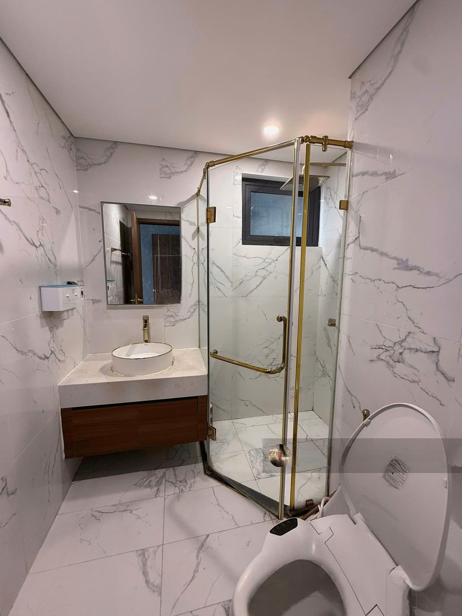 2 bedroom apartment for sale - internal view - full of beautiful furniture - Sunshine City - 80.3m2 - beautiful middle floor - price 8.3 billion