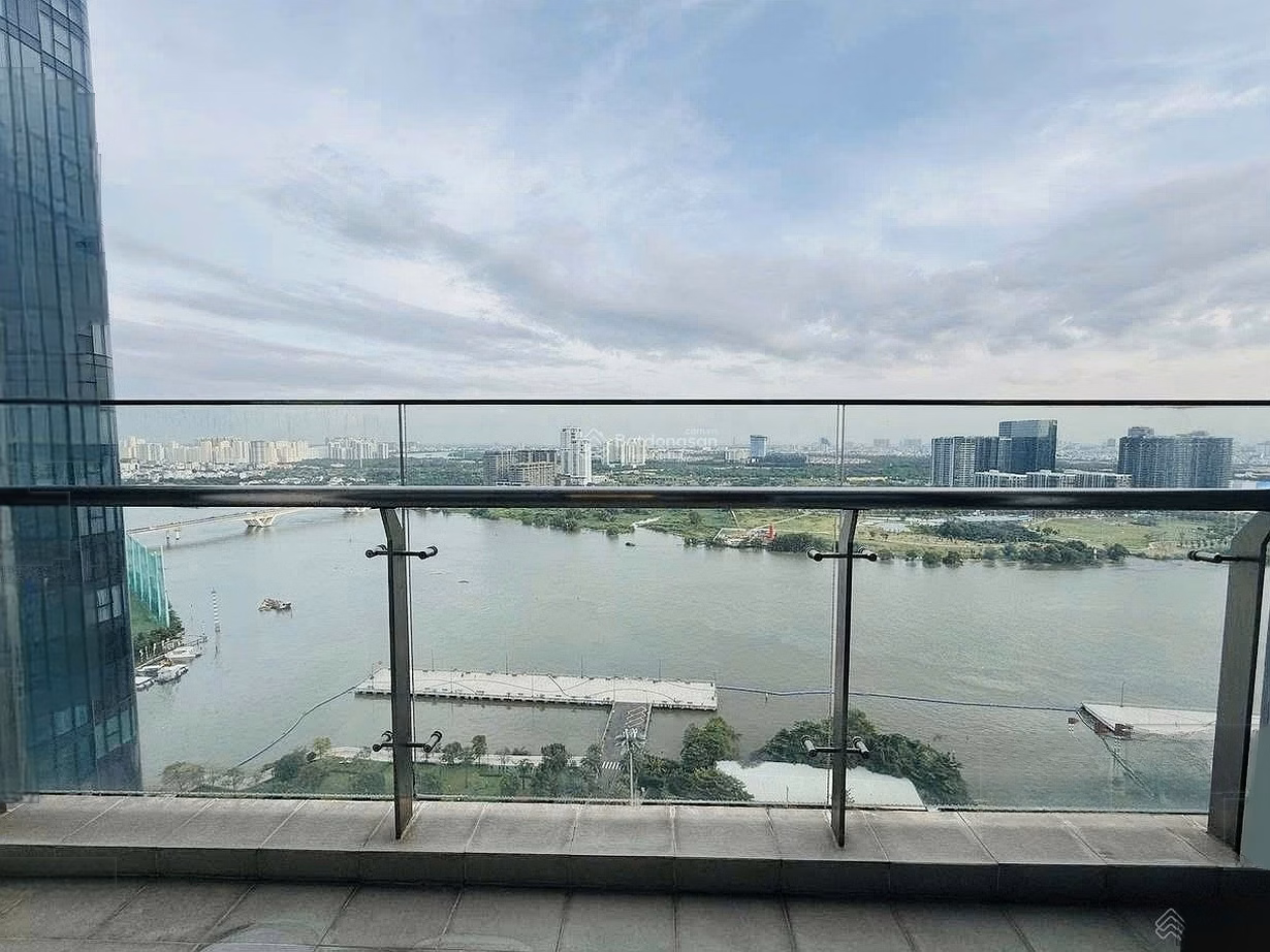 Super product 3 bedrooms river view & Bitexco at Vinhomes Golden River - Ba Son District 1 | 121m fully furnished