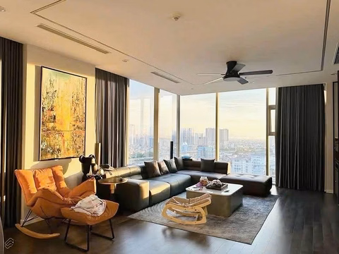 Collection of 2 bedroom - 3 bedroom - 4 bedroom duplex apartments, Royal City penthouses priced from only 16 million/month. Contact: 0866 562 ***