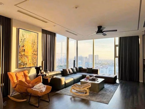 Collection of 2 bedroom - 3 bedroom - 4 bedroom duplex apartments, Royal City penthouses priced from only 16 million/month. Contact: 0866 562 ***
