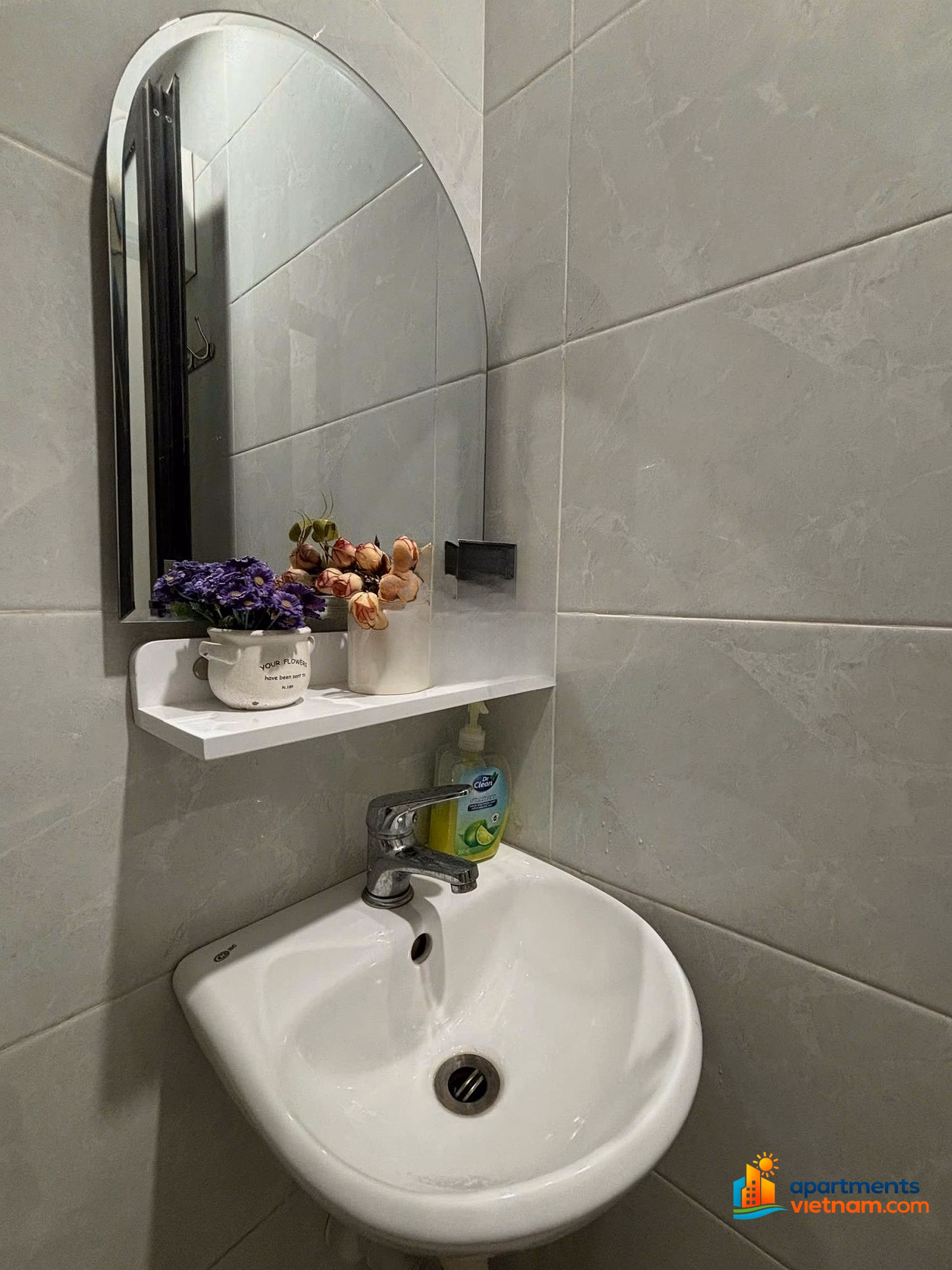 House for rent for office or business store, central location in Ba Dinh