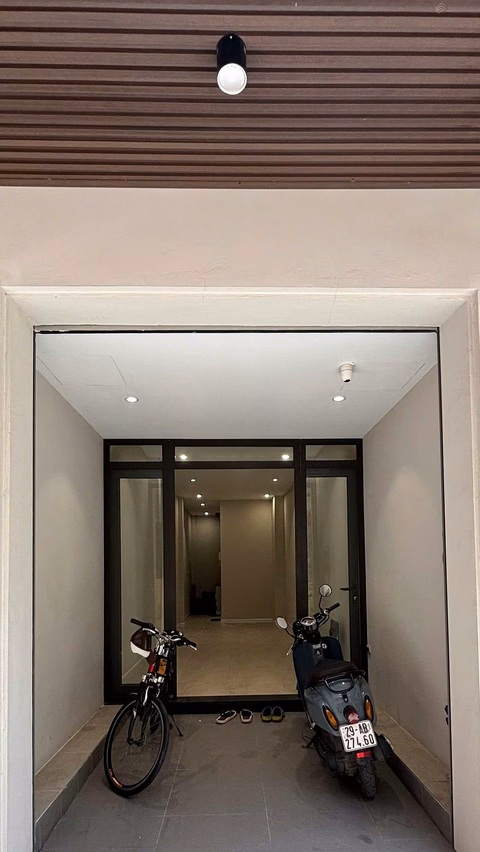 House for rent for office or business store, central location in Ba Dinh
