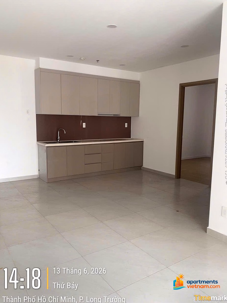 Rare apartment for rent in MT Eastmark 100m2 (3 bedrooms + 3 bathrooms) corner unit. Price: 7 million/month NTCB. You can move in right away