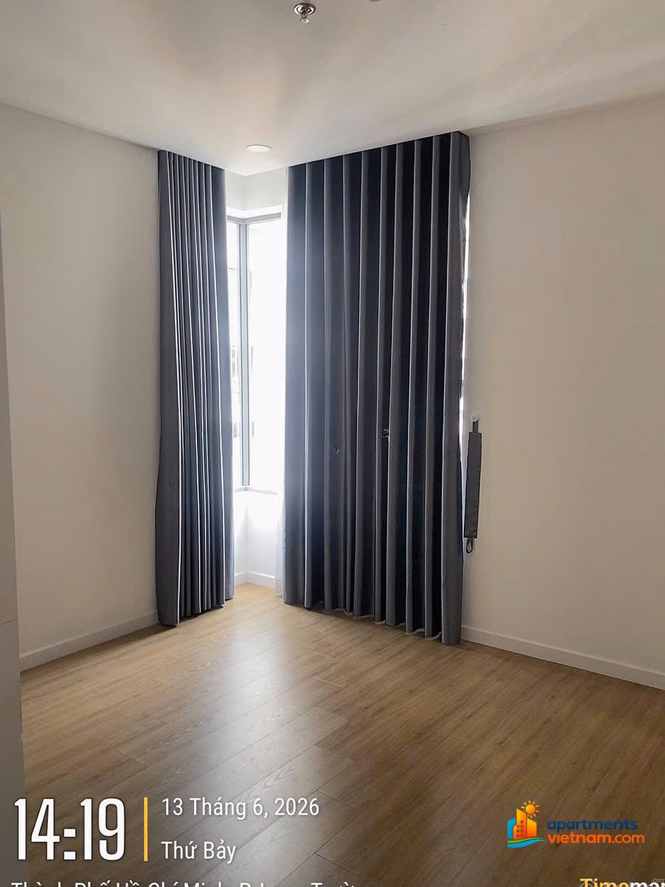 Rare apartment for rent in MT Eastmark 100m2 (3 bedrooms + 3 bathrooms) corner unit. Price: 7 million/month NTCB. You can move in right away