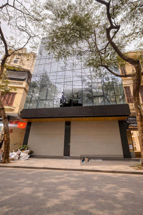 Office floor for rent on Hoa Lu street: 90m2, square footage: 9m, air conditioning, elevator, fire protection. Price: 20 million/month
