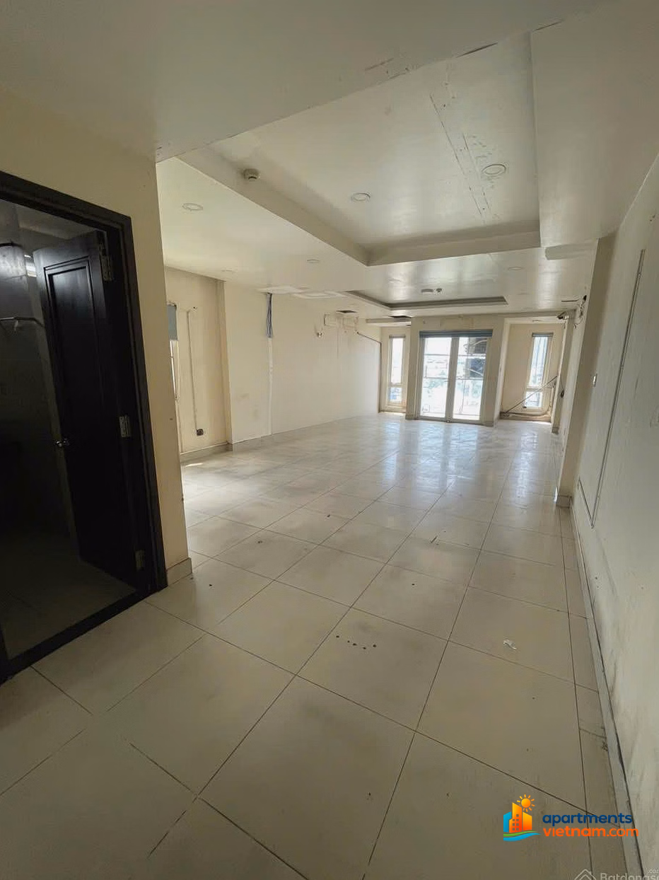Building for rent on Nguyen Van Luong street, 2090m², 2 elevators, price 380 million/month - Suitable for business headquarters