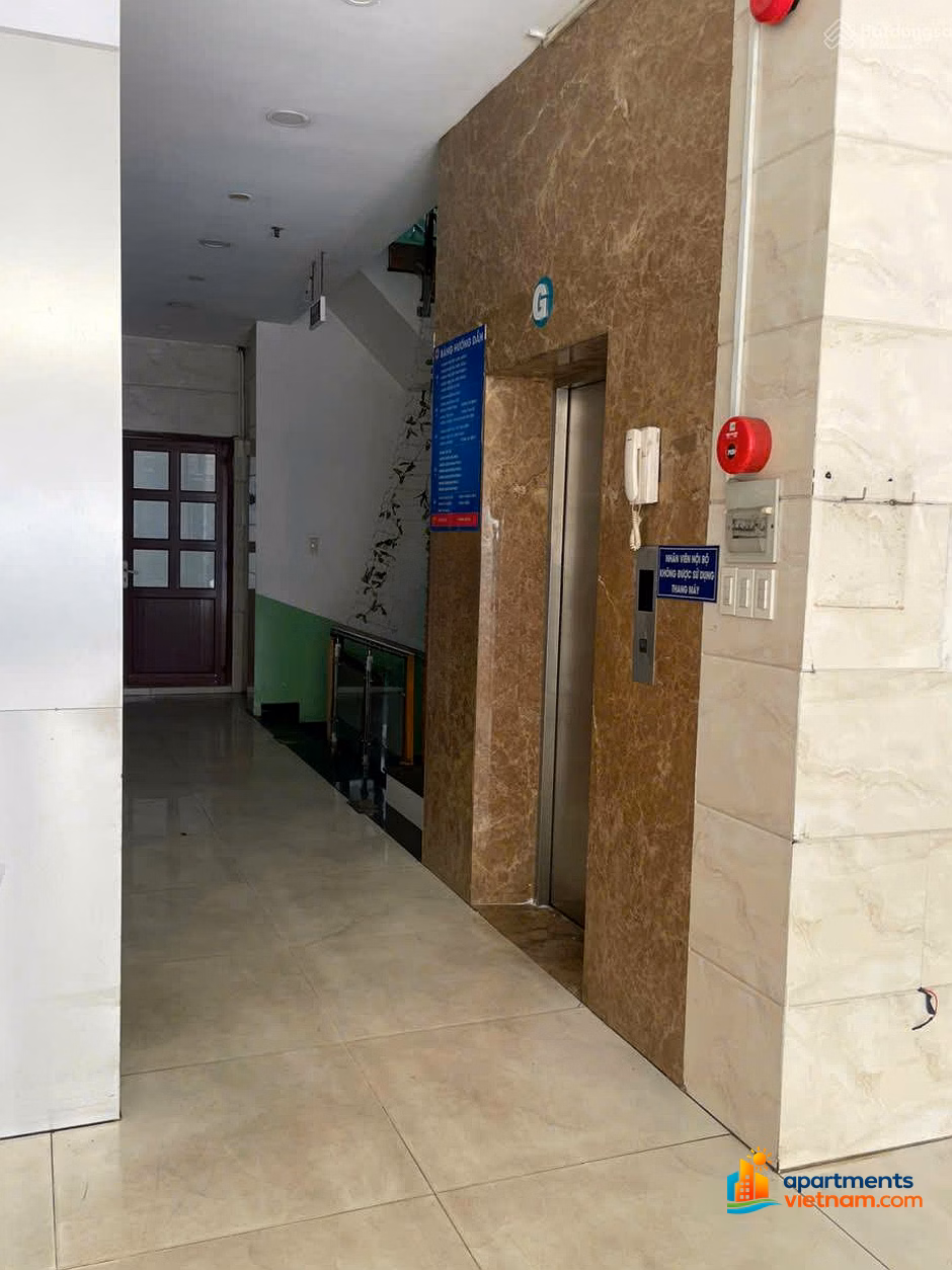 Building for rent on Nguyen Van Luong street, 2090m², 2 elevators, price 380 million/month - Suitable for business headquarters