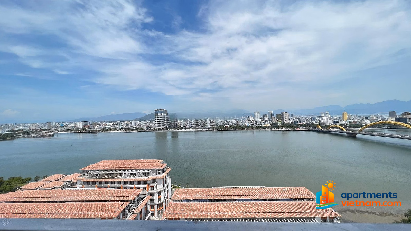 High floor 2 bedroom corner apartment for rent at Sun Ponte with direct view of Han River