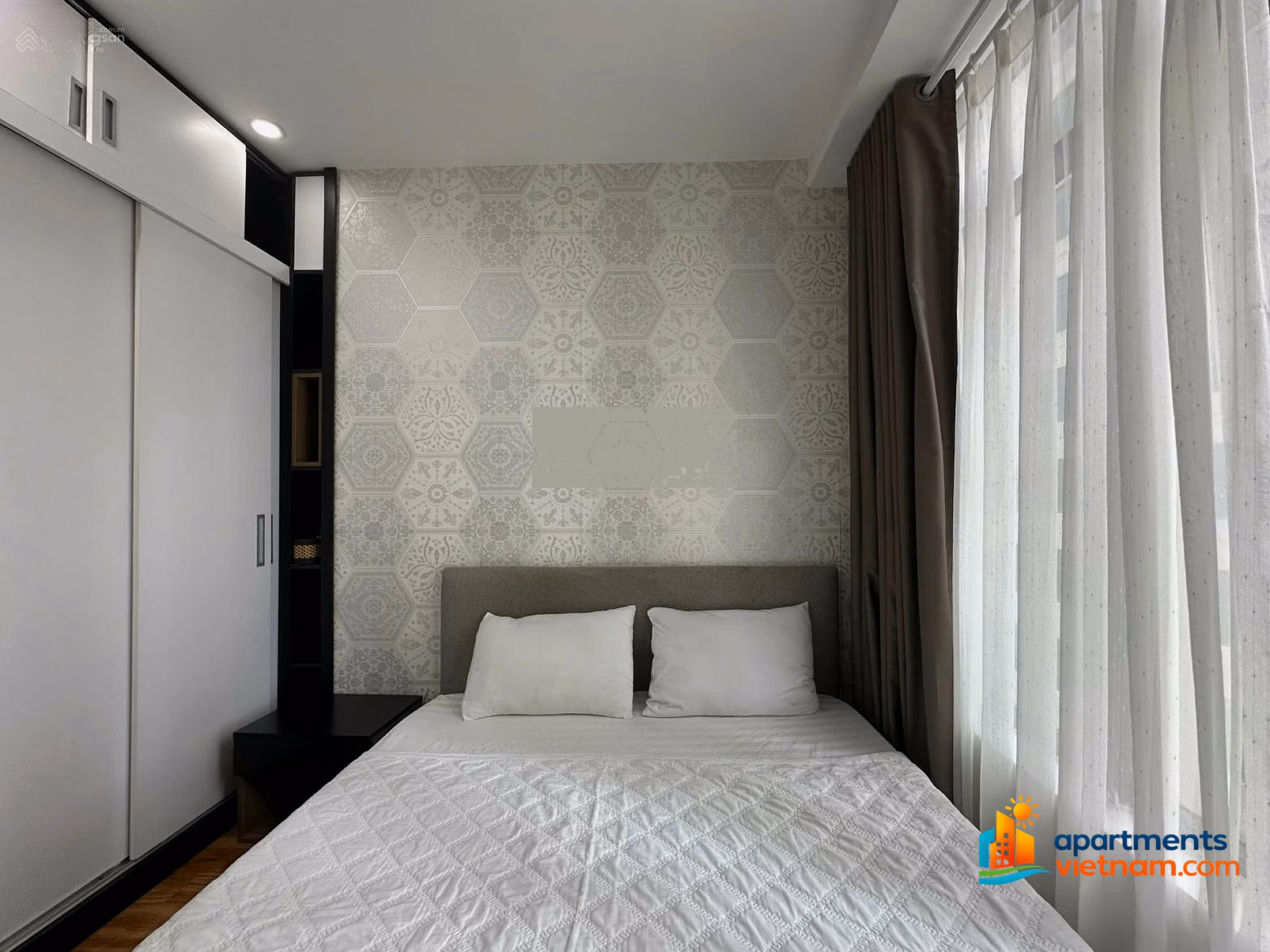 Only 14 million/month 2-bedroom corner apartment in Muong Thanh Vien Trieu, beautiful sea view