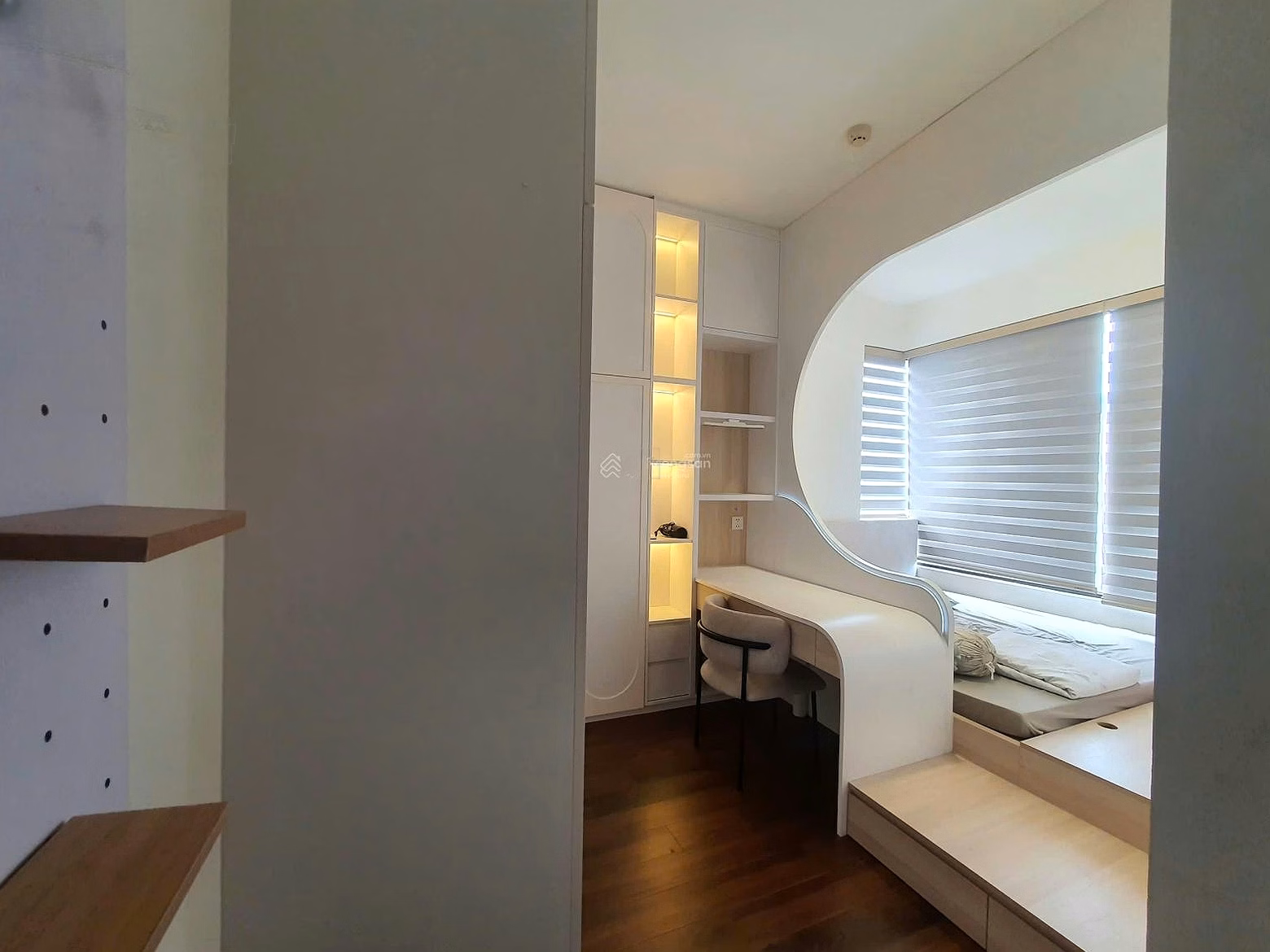 Selling 80m2 corner apartment, fully furnished at Akari AKneo Vo Van Kiet for only 4,950 billion with book
