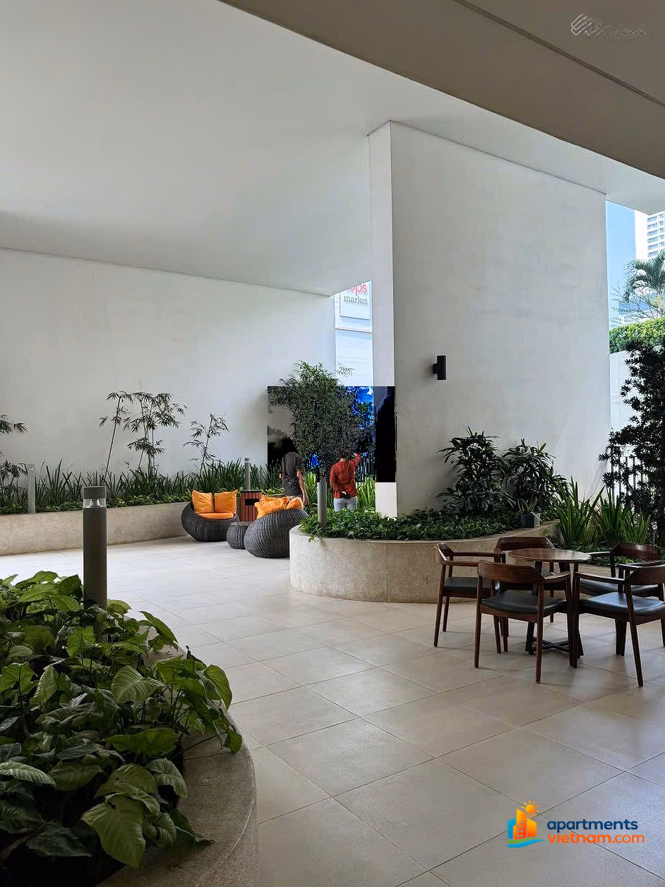 Rare 2 bedroom apartment - garden floor - Large balcony - Pool view - Fully furnished for only 40 million