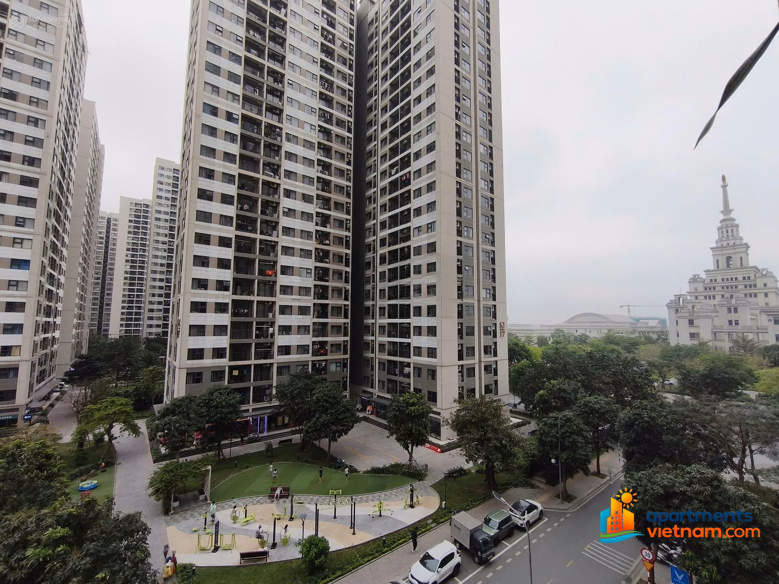 The owner is selling 2N1VS with full high-end furniture in building S2.19
