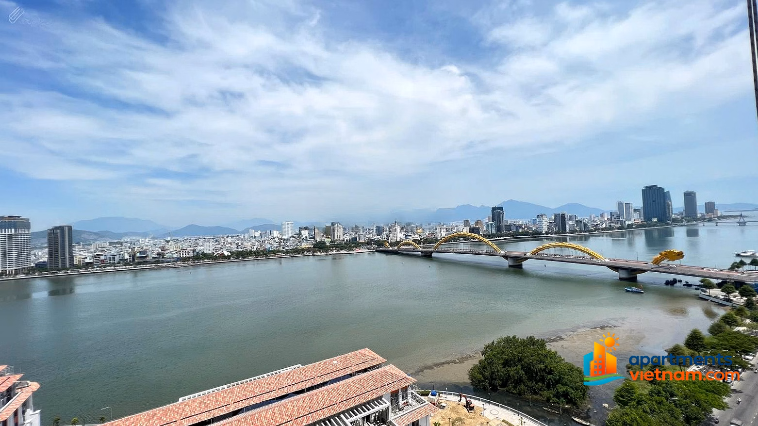 2-bedroom corner apartment for rent with Han River view at Sun Ponte, high-class furniture, just bring your suitcase in