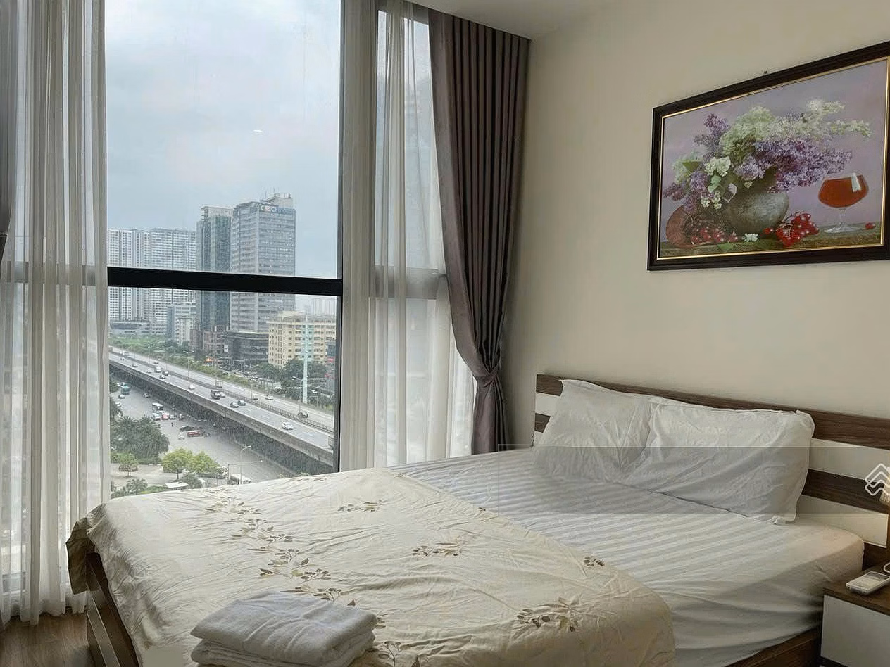 Beautifully designed, square 1-bedroom apartment S2.12 Vinhomes Skylake sold with furniture