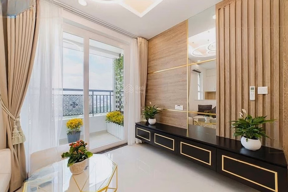 Saigon Mia Management Board for rent 1 bedroom, 2 bedrooms, 3 bedrooms 12 million - 14 million/month fully furnished near RMIT - Contact Management Board 0935 375 ***