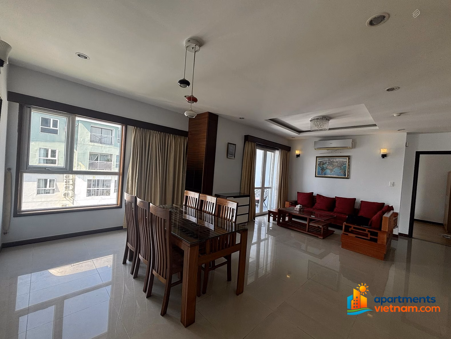 3-bedroom apartment for rent in Da Nang Plaza right in the center of Da Nang