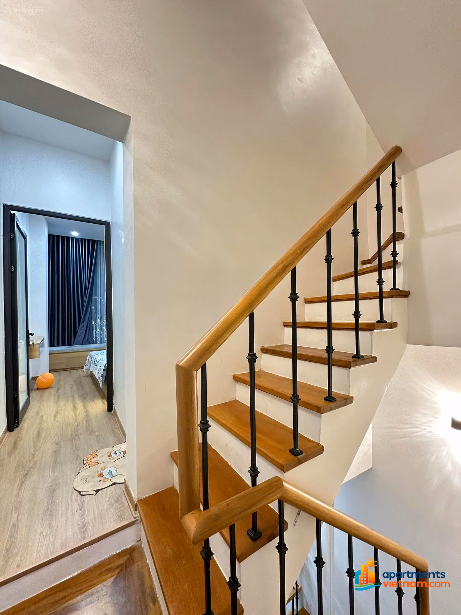 The owner sent Thanh Xuan house for rent, 3-storey alley, 36m2, 5 bedrooms, suitable for family and office - 15 million