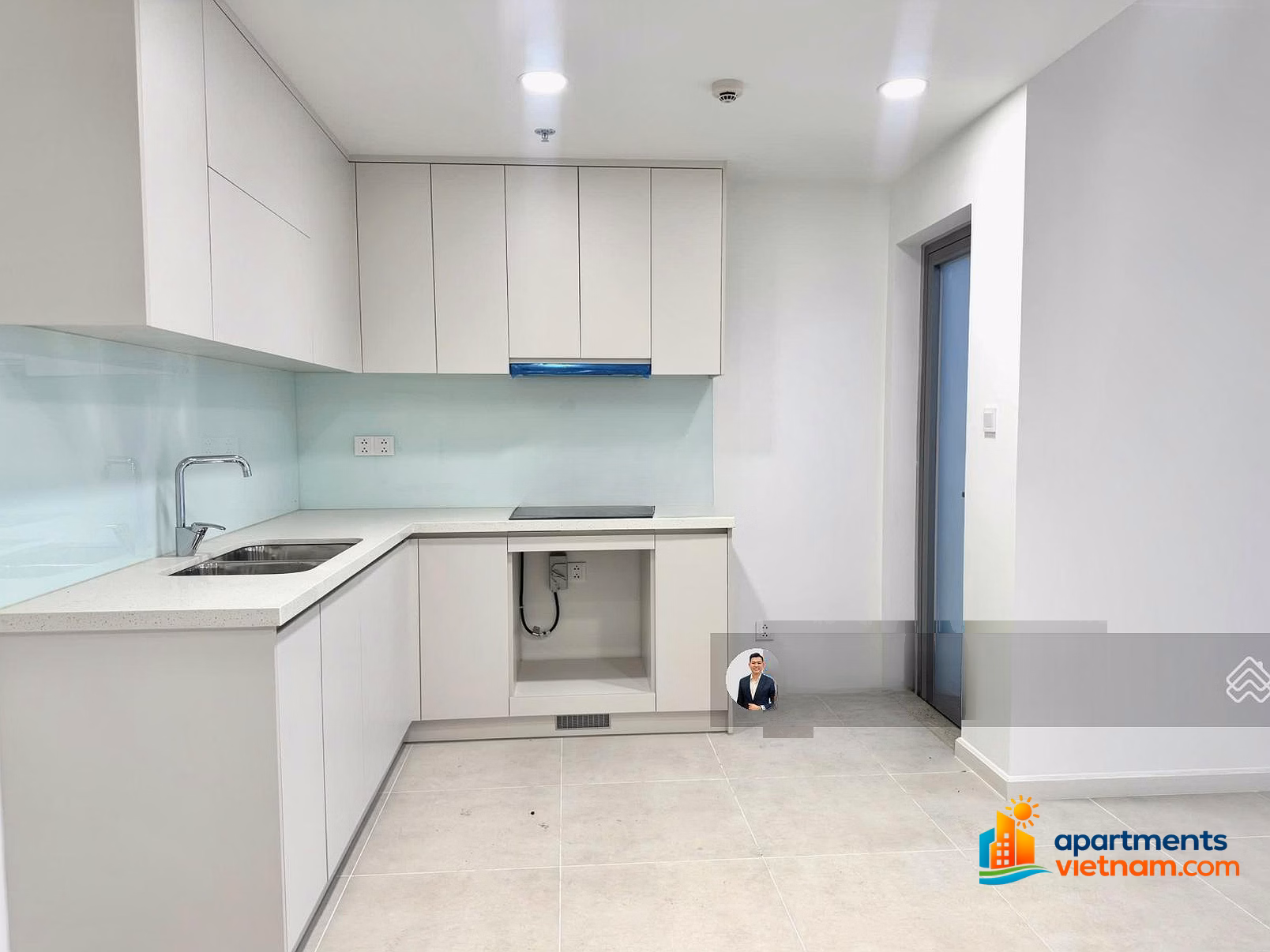 Urban Green Apartment. Full floor view. Pink book handed over. Resort amenities. Pass available to view the house 24/7