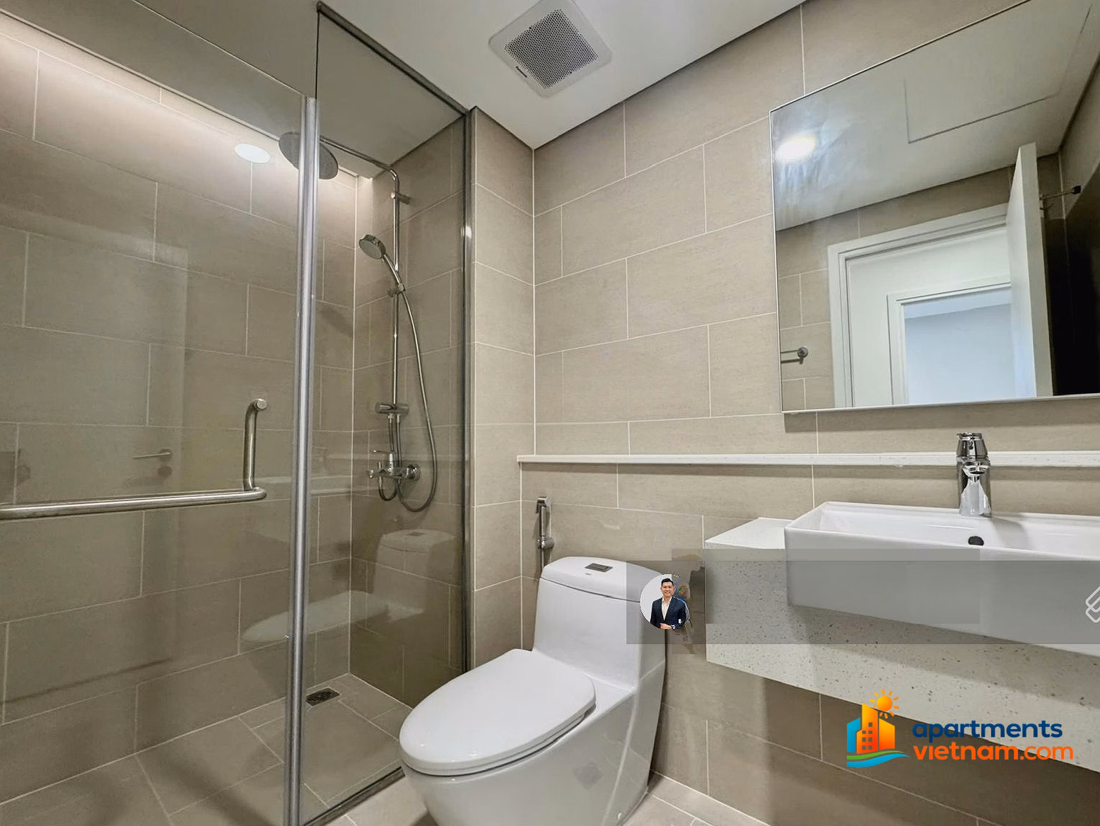 Urban Green Apartment. Full floor view. Pink book handed over. Resort amenities. Pass available to view the house 24/7