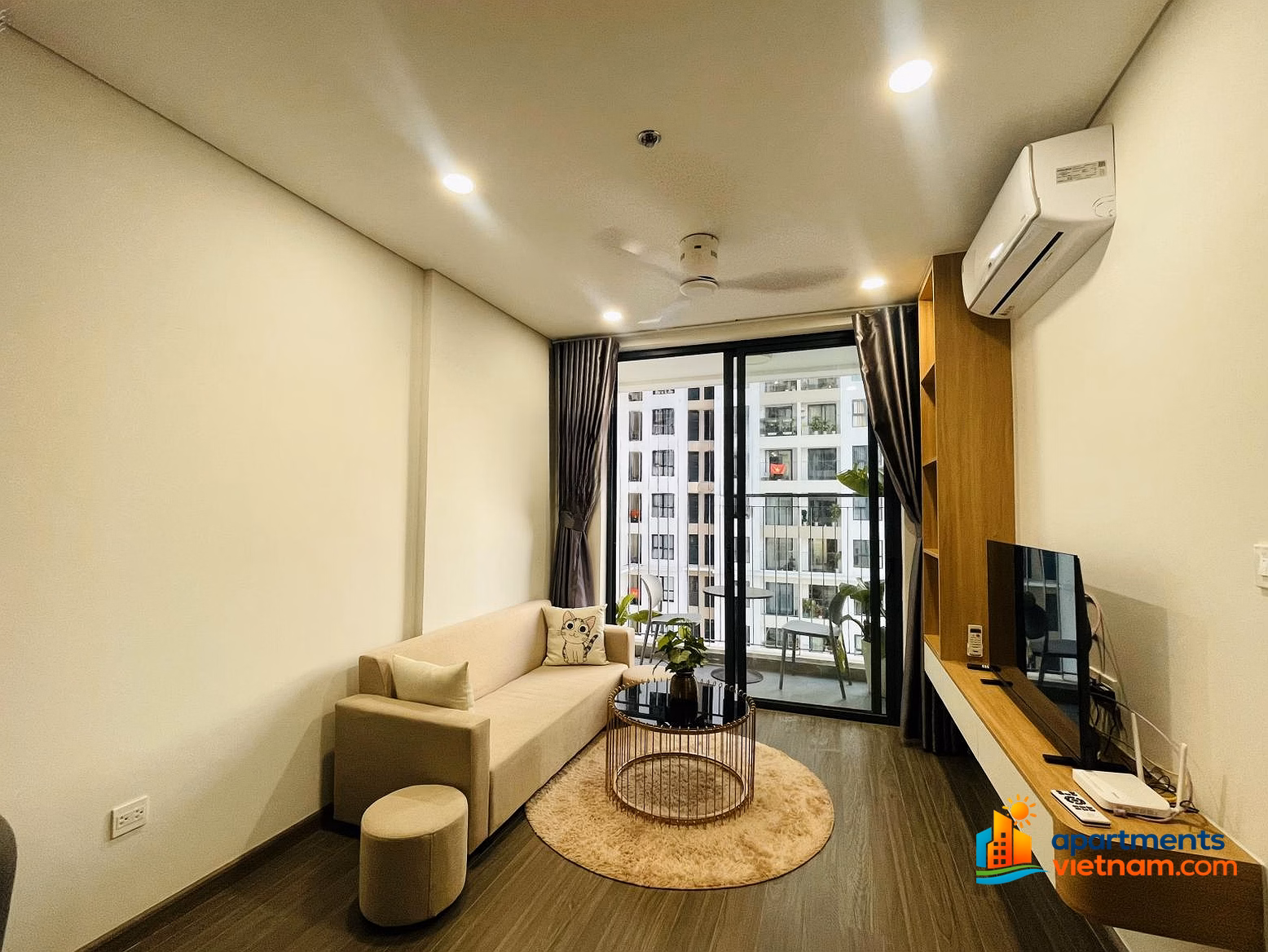 Beautiful fully furnished 2 bedroom apartment for rent, 72m2, high floor, city view at FPT Plaza 2, Da Nang