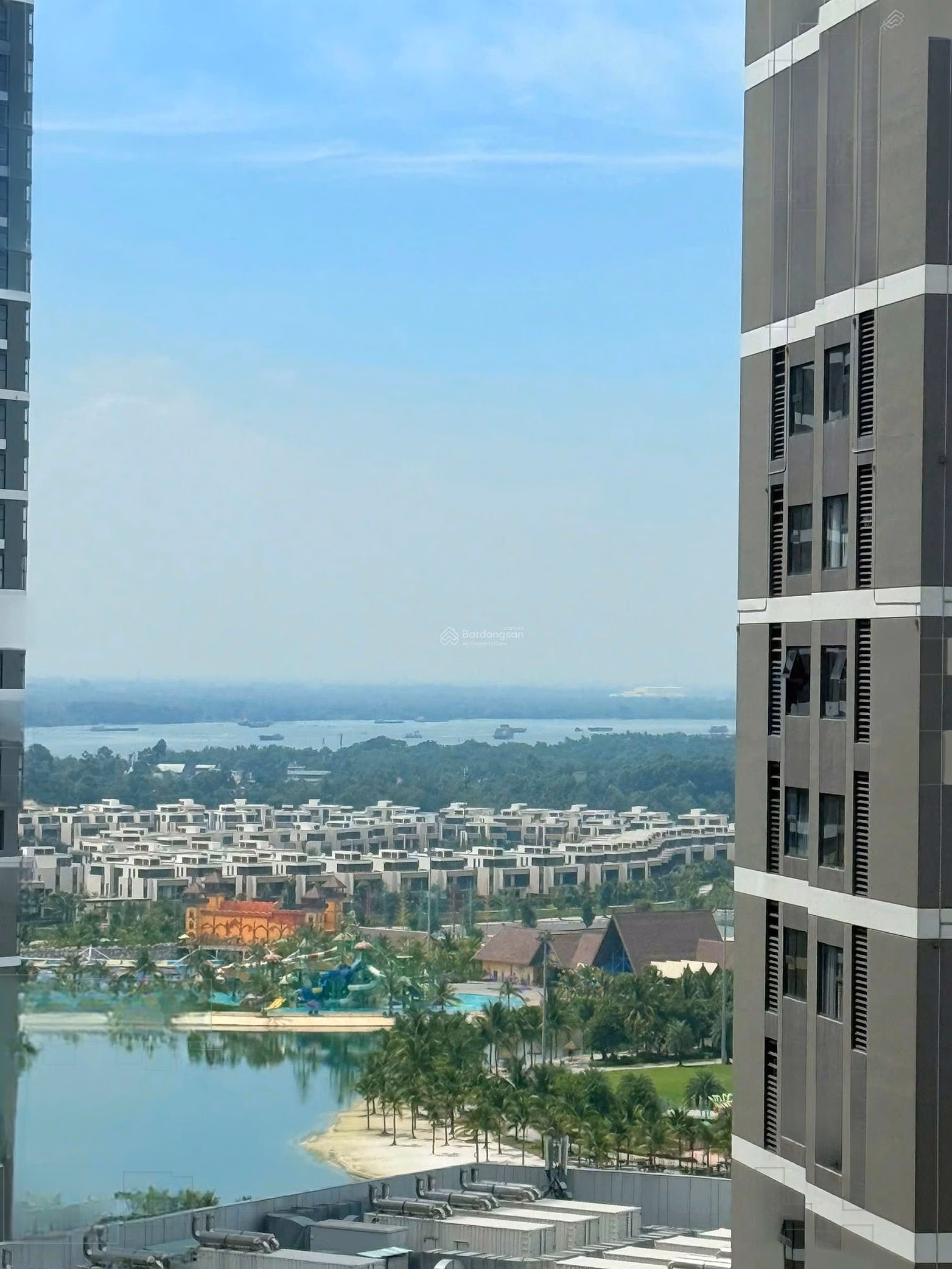 Selling 3 bedroom 2 bathroom apartment in new subdivision The Beverly Solari Vinhomes District 9 new house only 4.5 billion