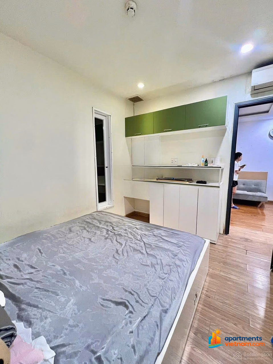 Ruby Apartment, Nguyen Sy Sach, Average: 8 million, 1 bedroom, full interior, near the airport