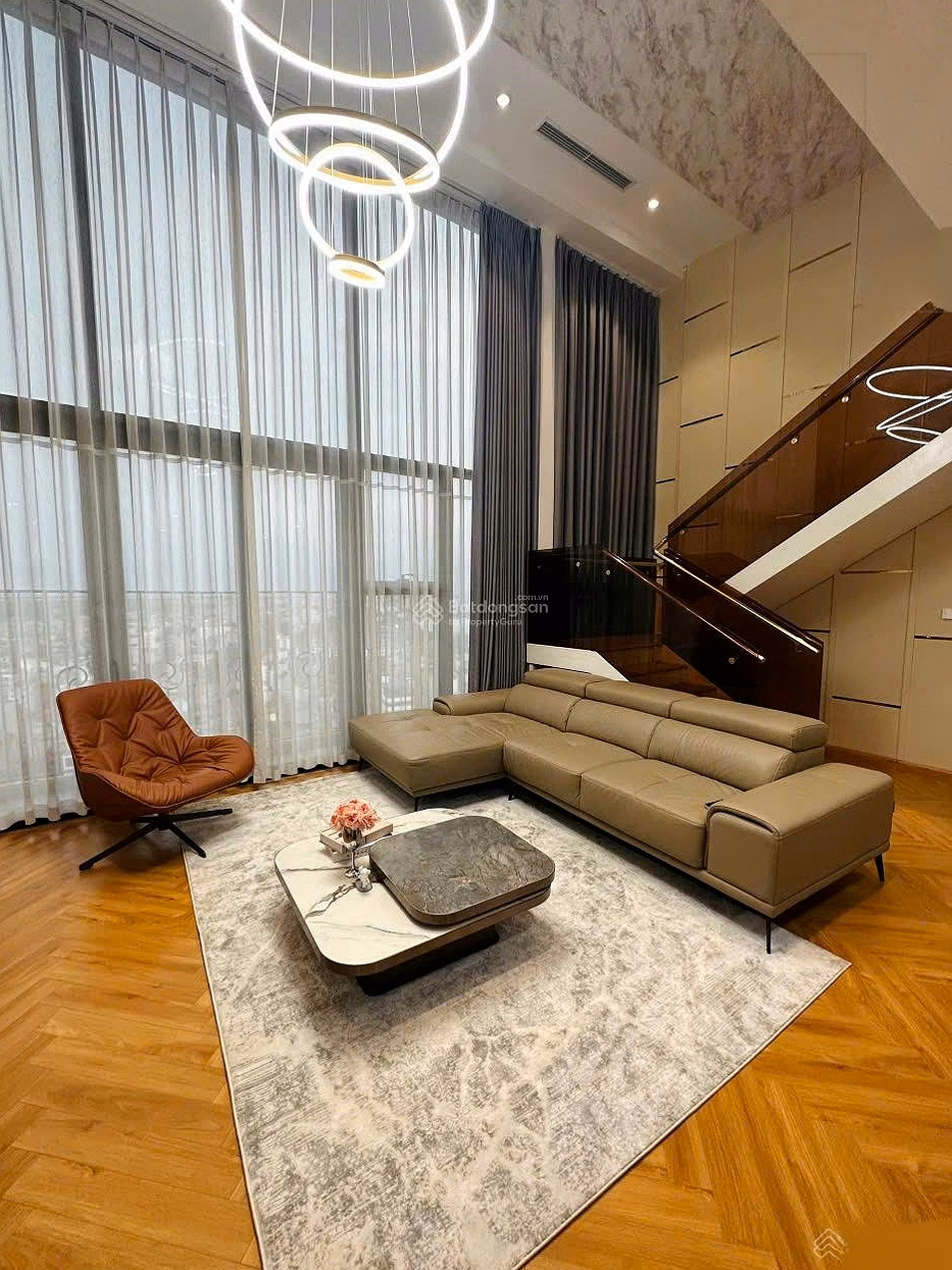 Duplex apartment for rent (2 bedrooms, 2 bathrooms) at PentStudio, 699 Lac Long Quan, super nice view, car slot, ready to stay