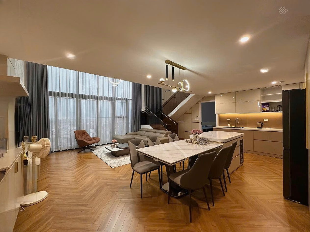 Duplex apartment for rent (2 bedrooms, 2 bathrooms) at PentStudio, 699 Lac Long Quan, super nice view, car slot, ready to stay