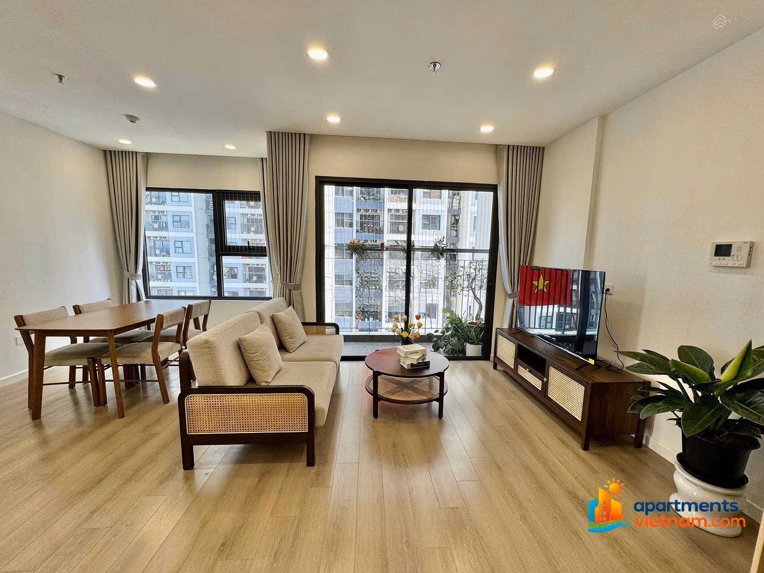 Super hot: Quick sale of 2-bedroom apartment + S303, 64m², 4 billion 430 units with lake view corner, most airy in Smart City