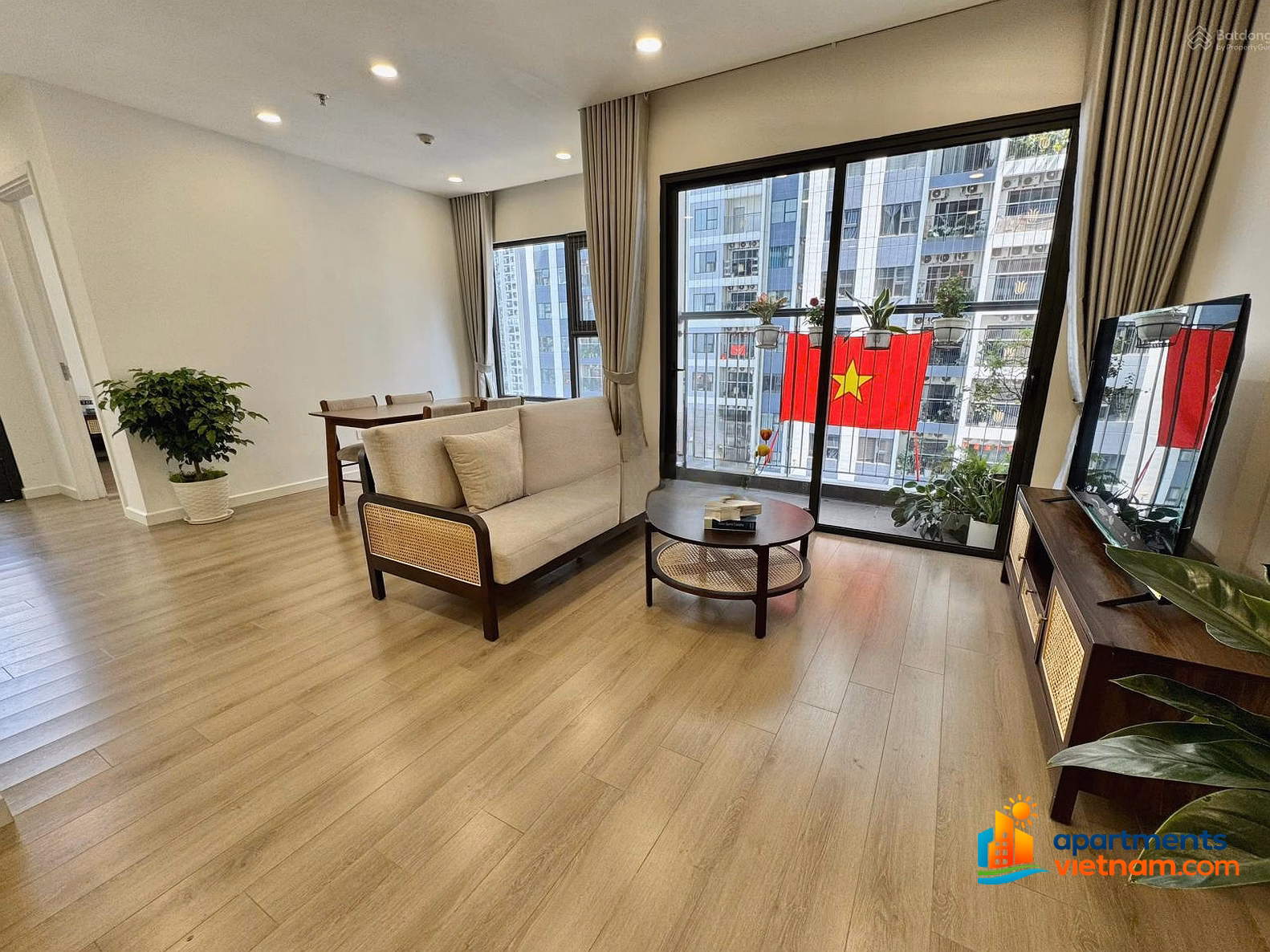 Super hot: Quick sale of 2-bedroom apartment + S303, 64m², 4 billion 430 units with lake view corner, most airy in Smart City