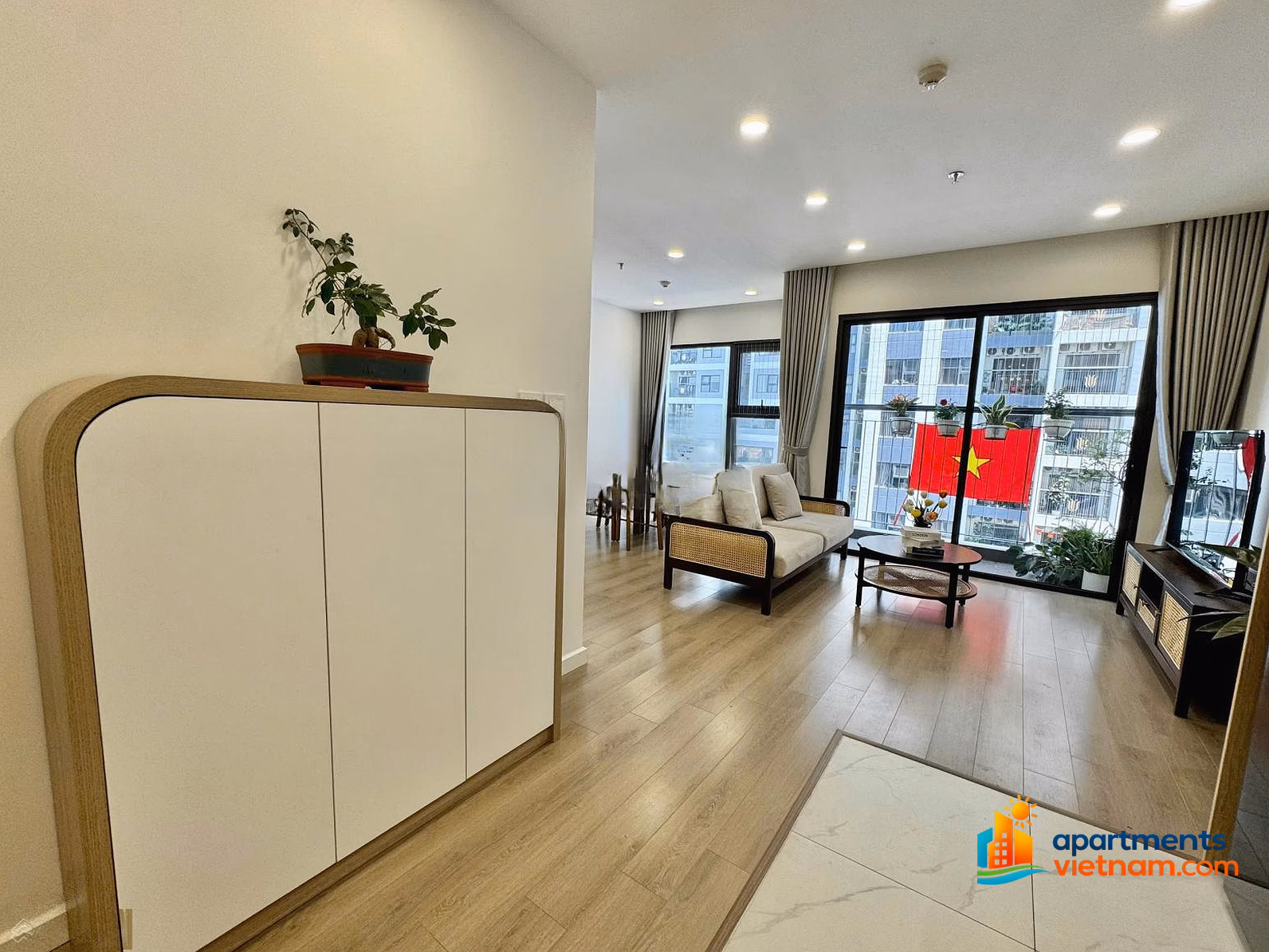 Super hot: Quick sale of 2-bedroom apartment + S303, 64m², 4 billion 430 units with lake view corner, most airy in Smart City