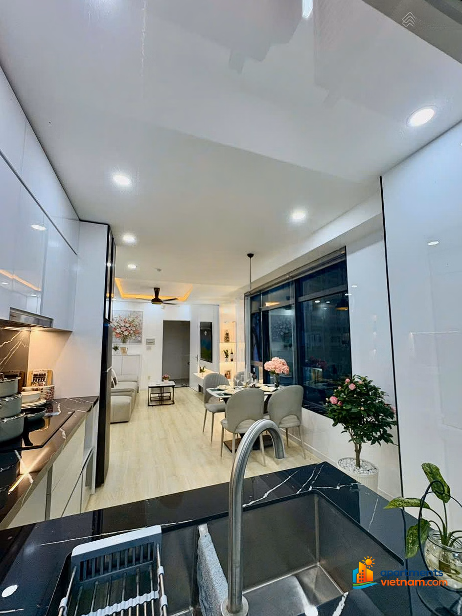 The owner sells an apartment on the beach corner of Muong Thanh Vien Trieu, Nha Trang, 62m², 2 bedrooms, ready book, full furniture