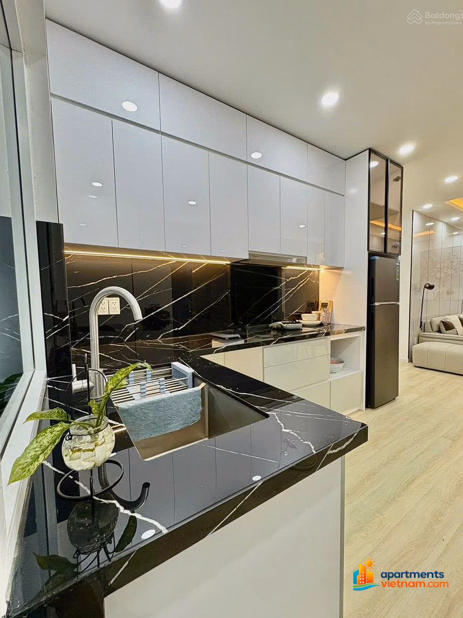 The owner sells an apartment on the beach corner of Muong Thanh Vien Trieu, Nha Trang, 62m², 2 bedrooms, ready book, full furniture
