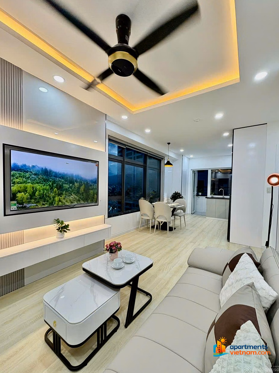 The owner sells an apartment on the beach corner of Muong Thanh Vien Trieu, Nha Trang, 62m², 2 bedrooms, ready book, full furniture