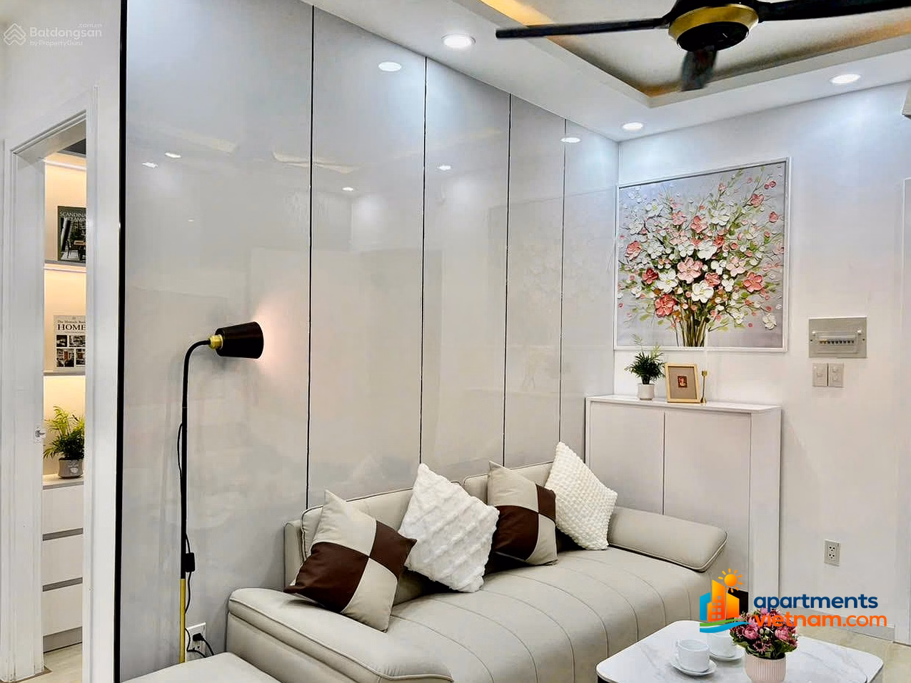 The owner sells an apartment on the beach corner of Muong Thanh Vien Trieu, Nha Trang, 62m², 2 bedrooms, ready book, full furniture
