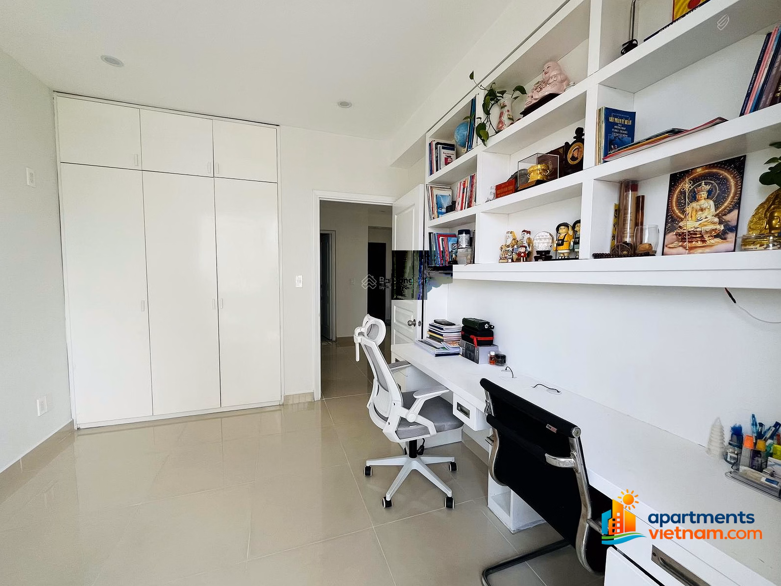 Owner needs to sell My Duc apartment, 5th floor, corner apartment with 2 large frontages, central area of ​​Phu My Hung