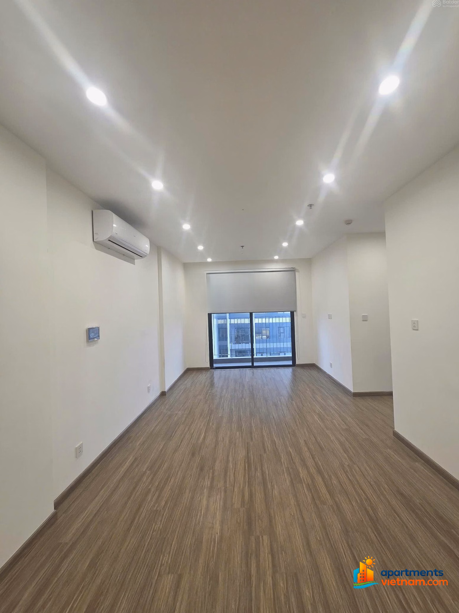 I am the owner and need to sell an apartment at Vinhomes Smart City thanks to the brokers for connection