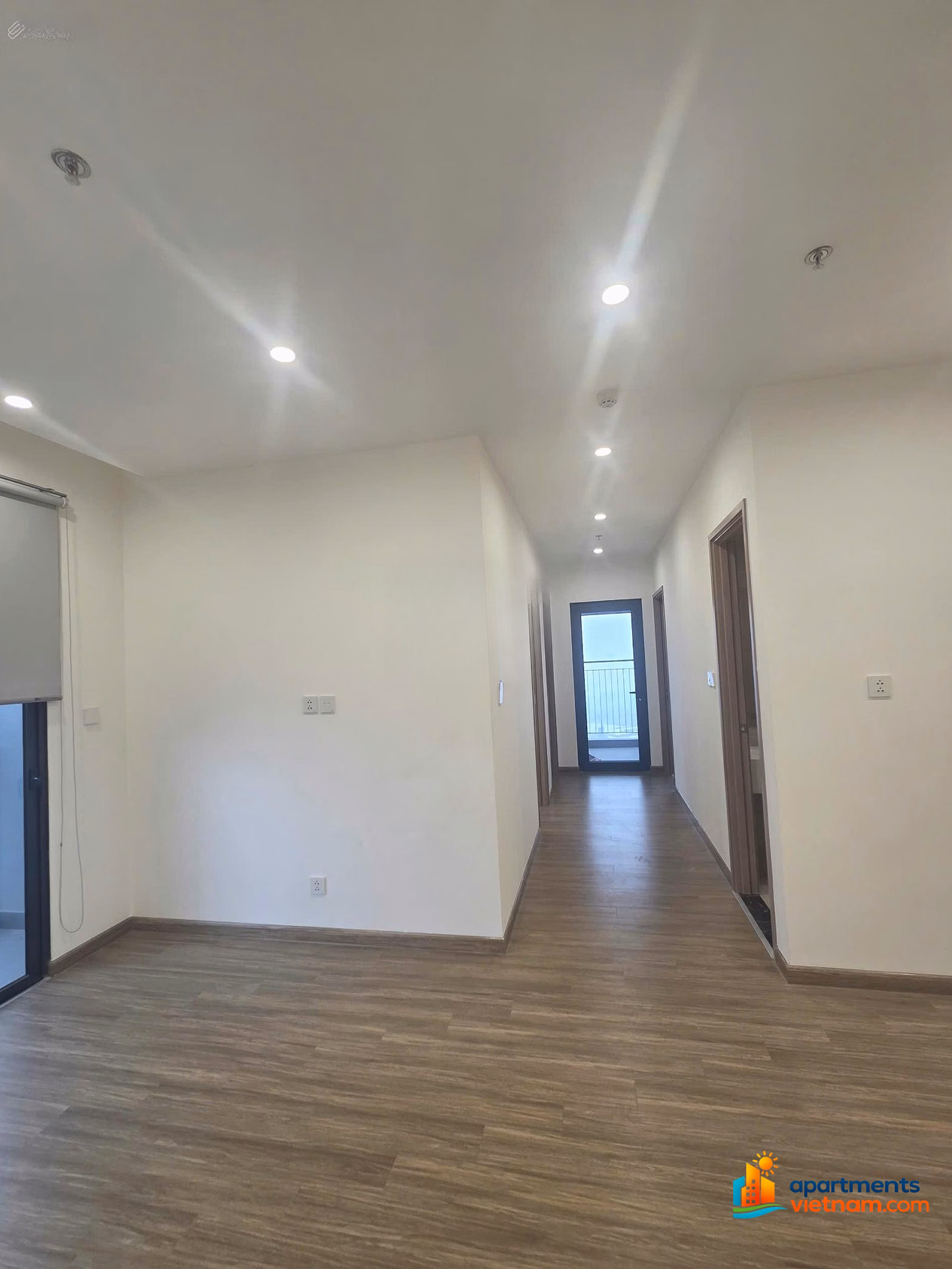 I am the owner and need to sell an apartment at Vinhomes Smart City thanks to the brokers for connection