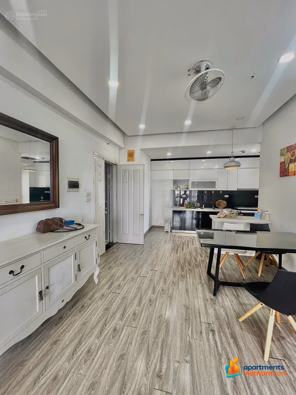 FAMILY SUB-LEASE A 90M2 APARTMENT AT HA DONG OFFICE, FULL FURNISHED, 2 bedrooms OUT TO VAN QUAN LAKE. PRICE 10.5 MILLION