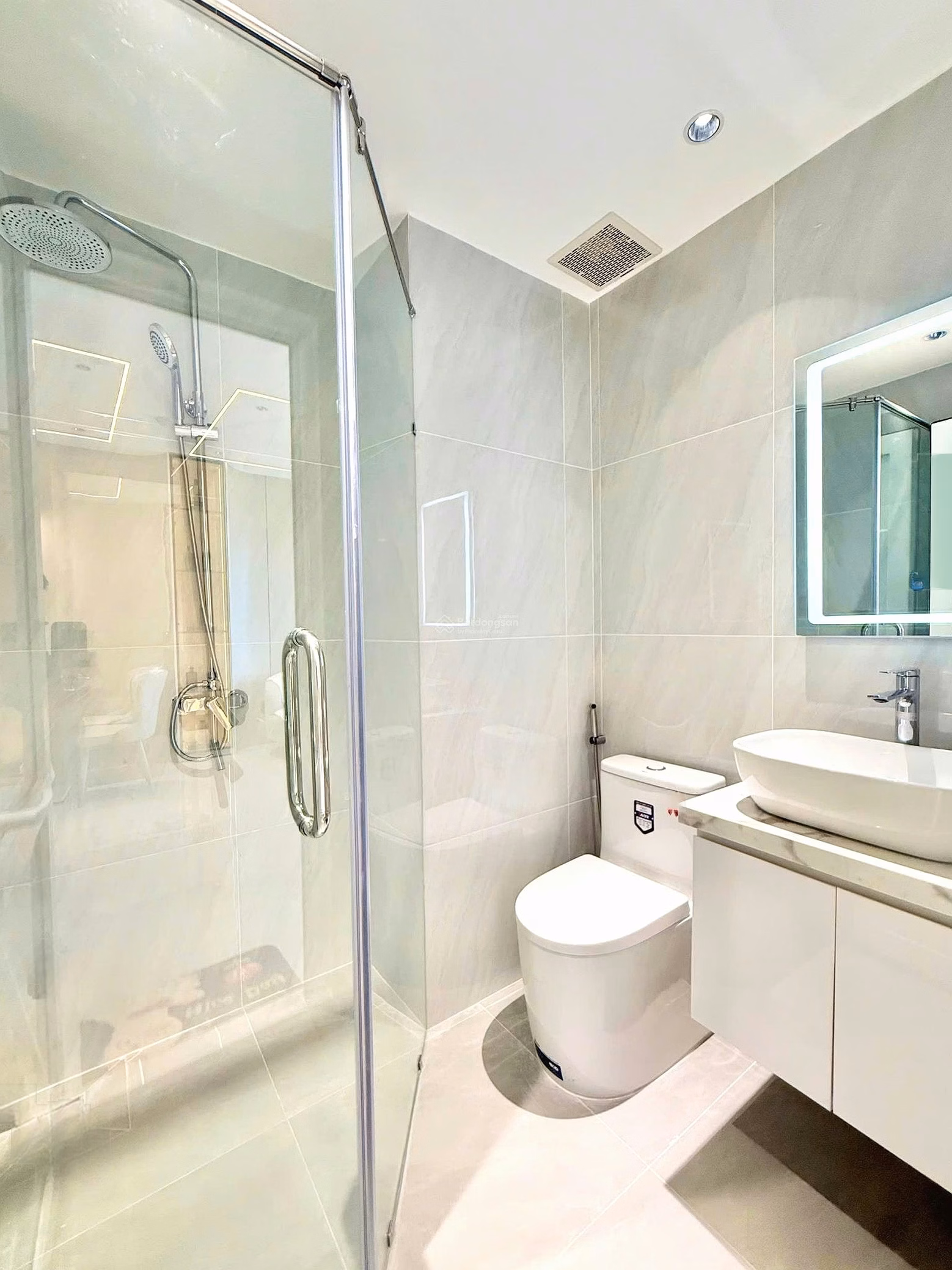 Kieu Trinh - 3720 - 2A cool Southeast - Beautiful house for rent at high price