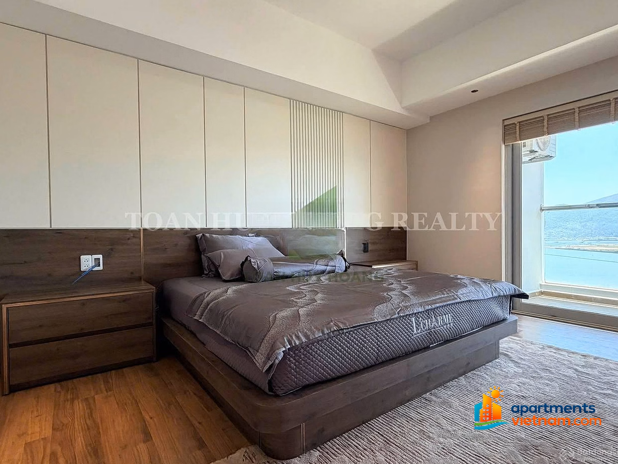 Blooming Tower 3-bedroom apartment, 100% newly renovated and luxurious for rent