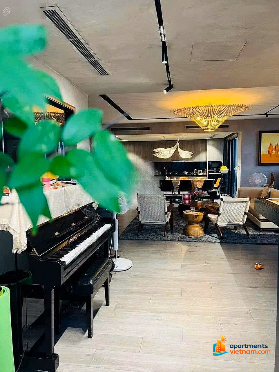 Penhouse for rent super vip CC Vinhomes Metropolis - Lieu Giai, negotiable price, 300m2, 3 bedrooms, 3 bathrooms