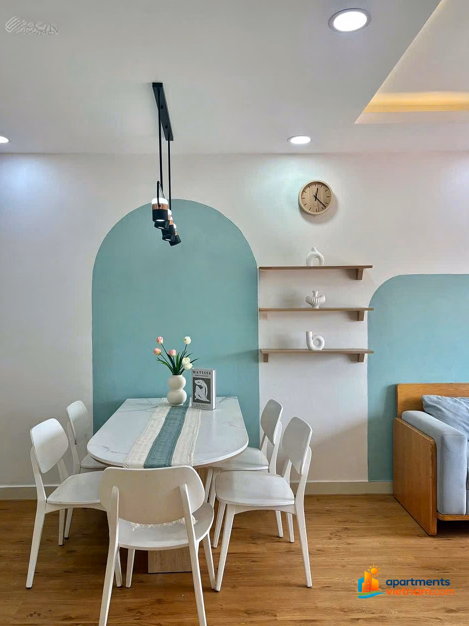 Selling brand new beautiful fully furnished apartment XH2 VCN Phuoc Long, fully furnished, brand new, just carry a suitcase