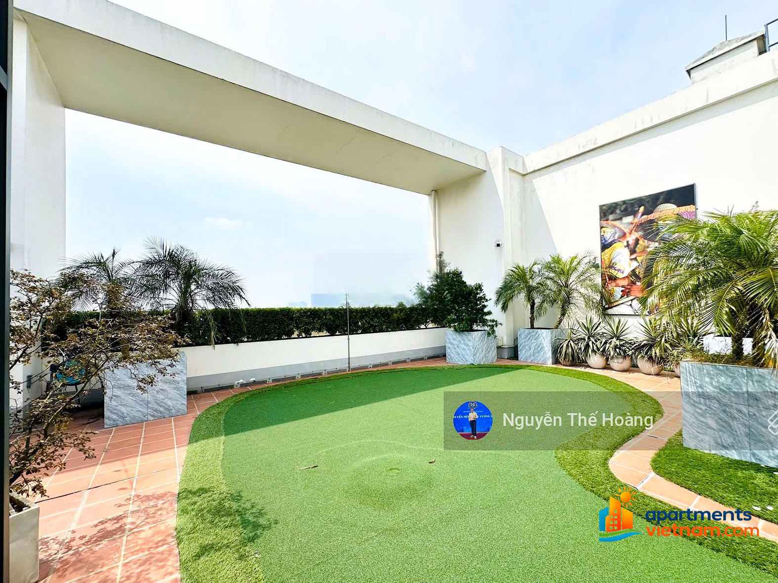 Penhouse transfer. 4N - 4WC Kosmo building. West lake view, cool balcony, fully furnished
