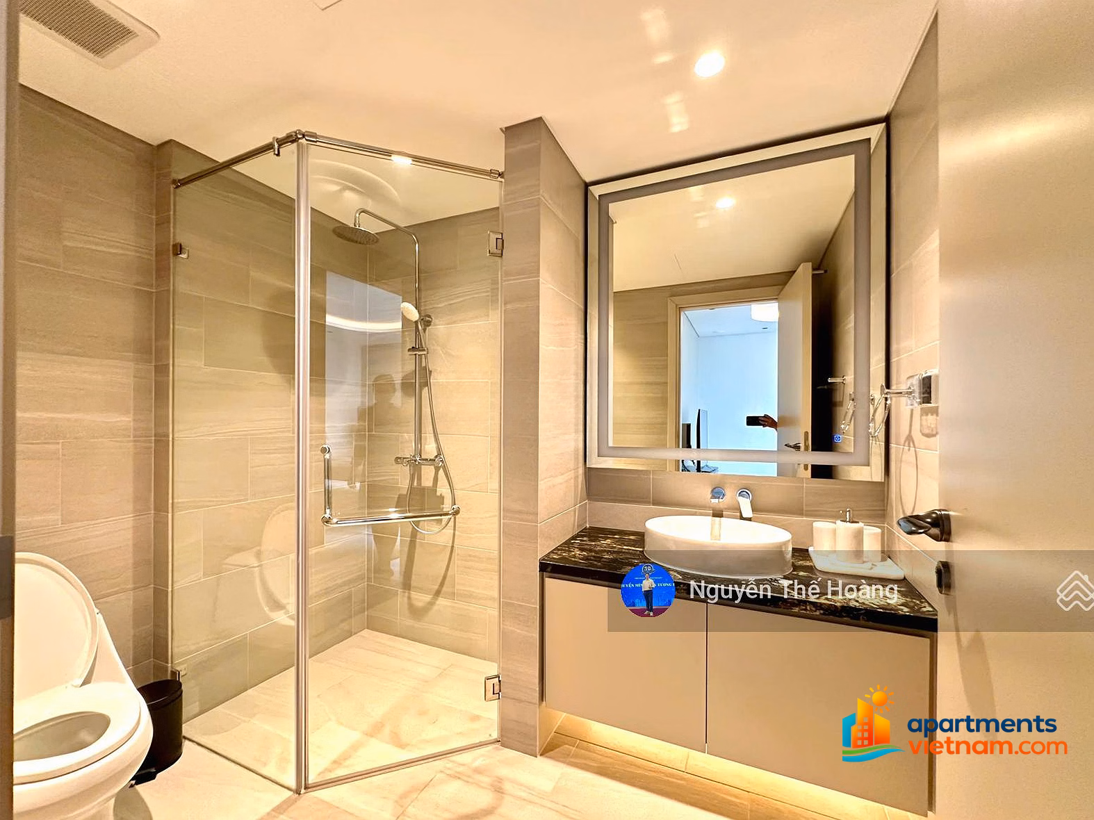 Penhouse transfer. 4N - 4WC Kosmo building. West lake view, cool balcony, fully furnished