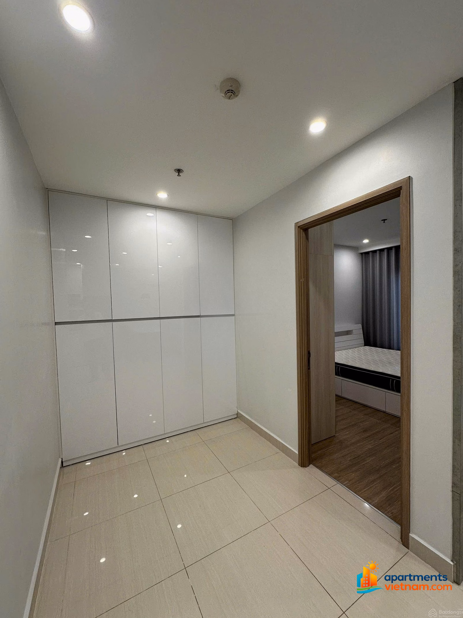 Apartment for rent with 1 bedroom, 1 bathroom, 43m2 in Vinhomes Smart City, fully furnished