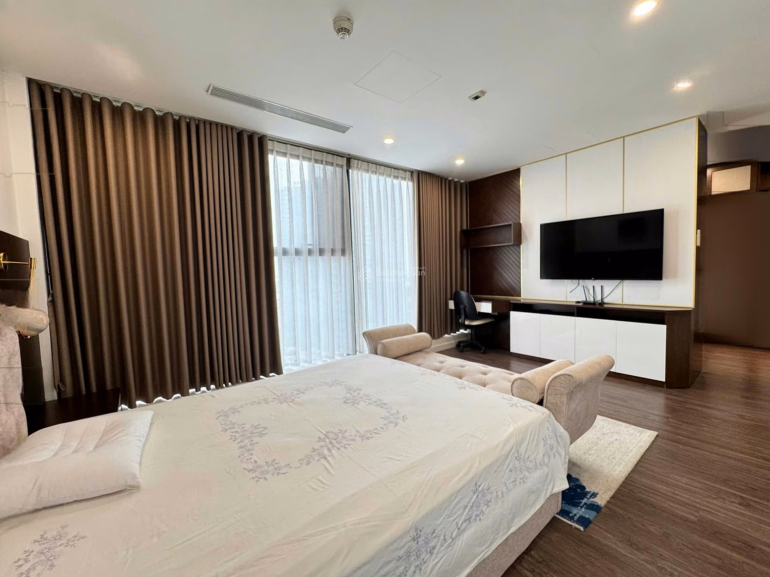 4 bedrooms fully furnished, new house for rent - Sunshine City 180m2