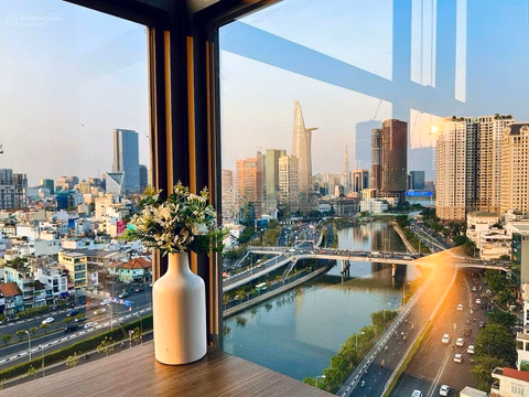 Full[99+] Apartment for rent in District 4: Studio-12 million, 1 bedroom-14 million, 2 bedrooms-18 million, 3 bedrooms-23 million, 4 bedrooms-44 million Contact: 0909 812 ***